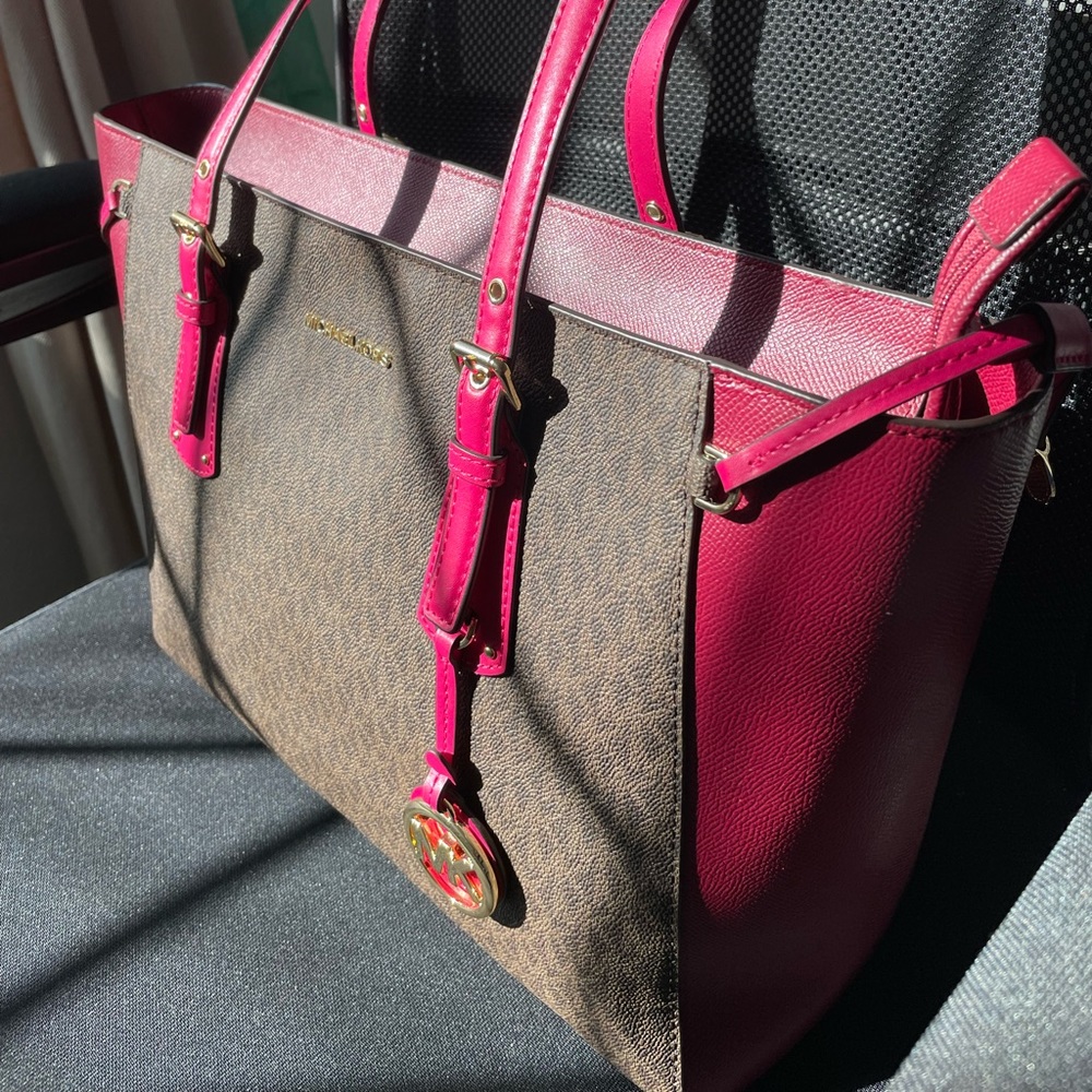 Michael Kors Voyager Handbag